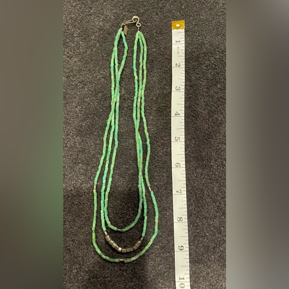 19” VM TRIPLE STRAND GREEN TURQUOISE GLASS BEADS & STERLING SILVER NECKLACE - Picture 5 of 5